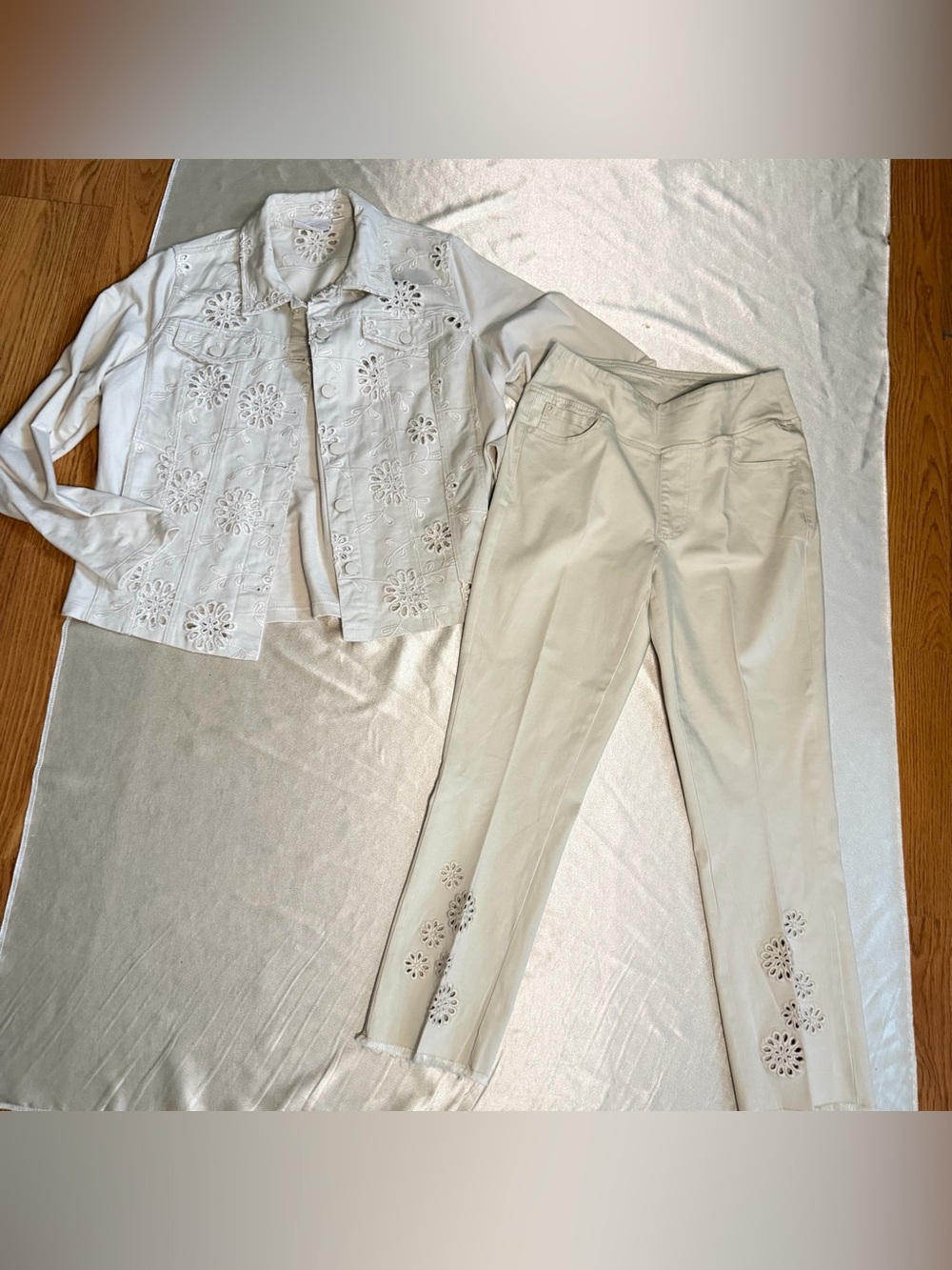 Belle by Kim Gravel Embroidered Eyelet Denim Jacket Medium&Matching Pants 4 Set
